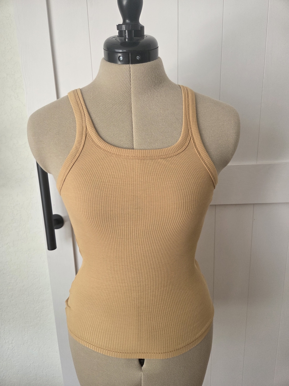 INTERMIX Ronnie Ribbed Tank Top – Camel – Size P – NWT